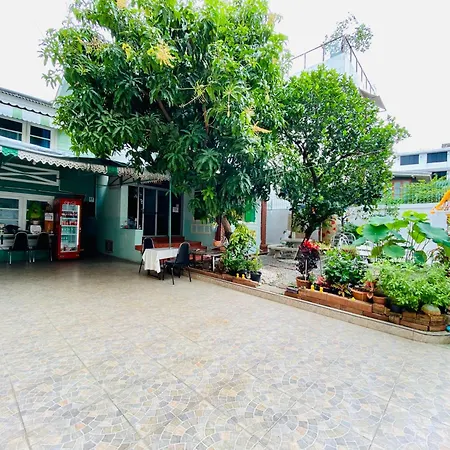 Green Garden Hostel-3